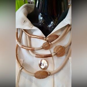 NEW women's necklace cream with gold